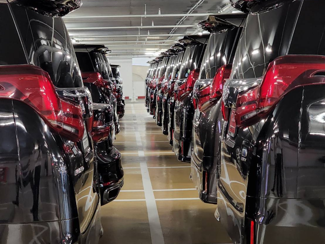 เช่ารถ Alphard ดูแลศิลปิน